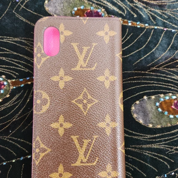 Loius Vuitton Phone Case - Picture 5 of 9